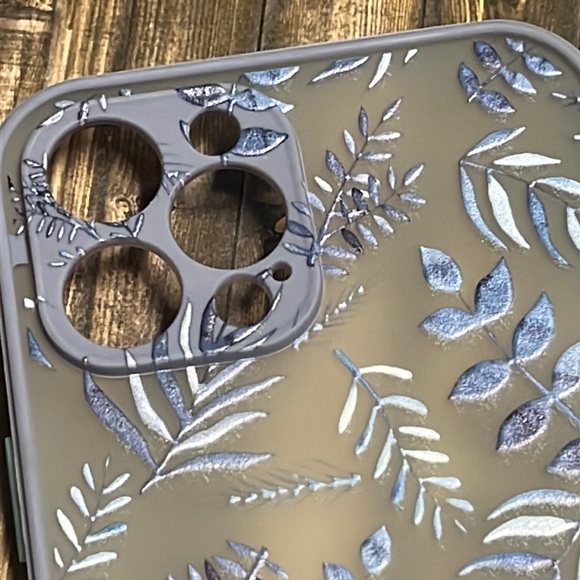 5for$10 iPhone 12 Pro Max 6.7 Phone Case Hazy case With Blue Flora Leaf NWT - Picture 2 of 4